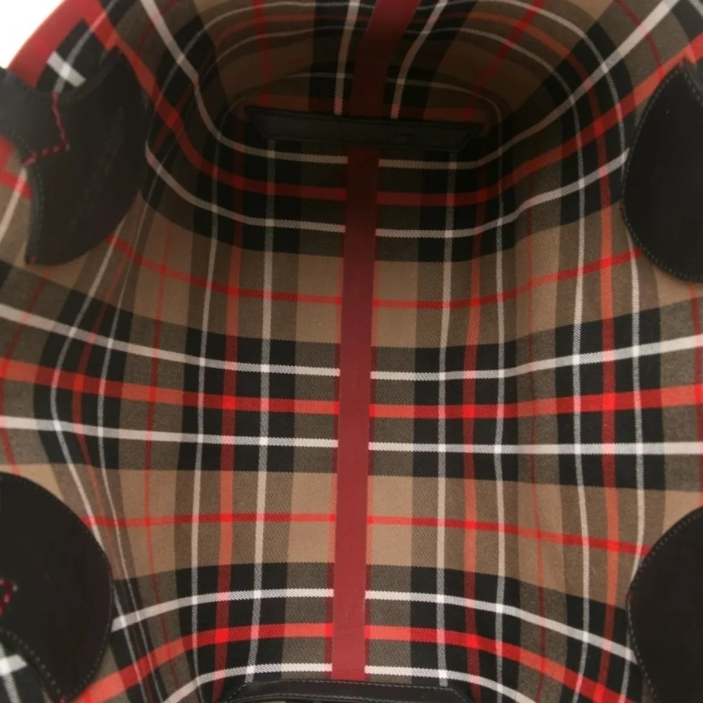 BURBERRY oversized reversible tote - Picture 3 of 11